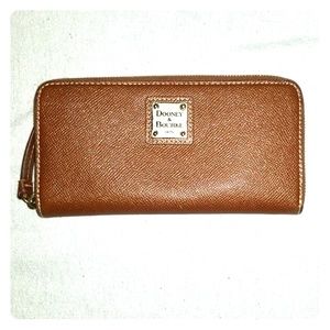 Dooney and bourke wallet